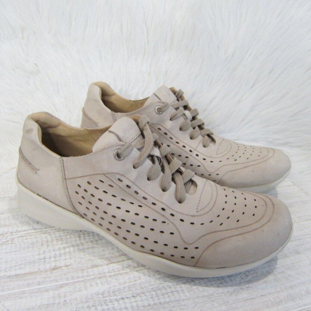 EARTH Serval Women's 10 B Beige Perforated Nubuck Sport Comfort Sneakers Shoes